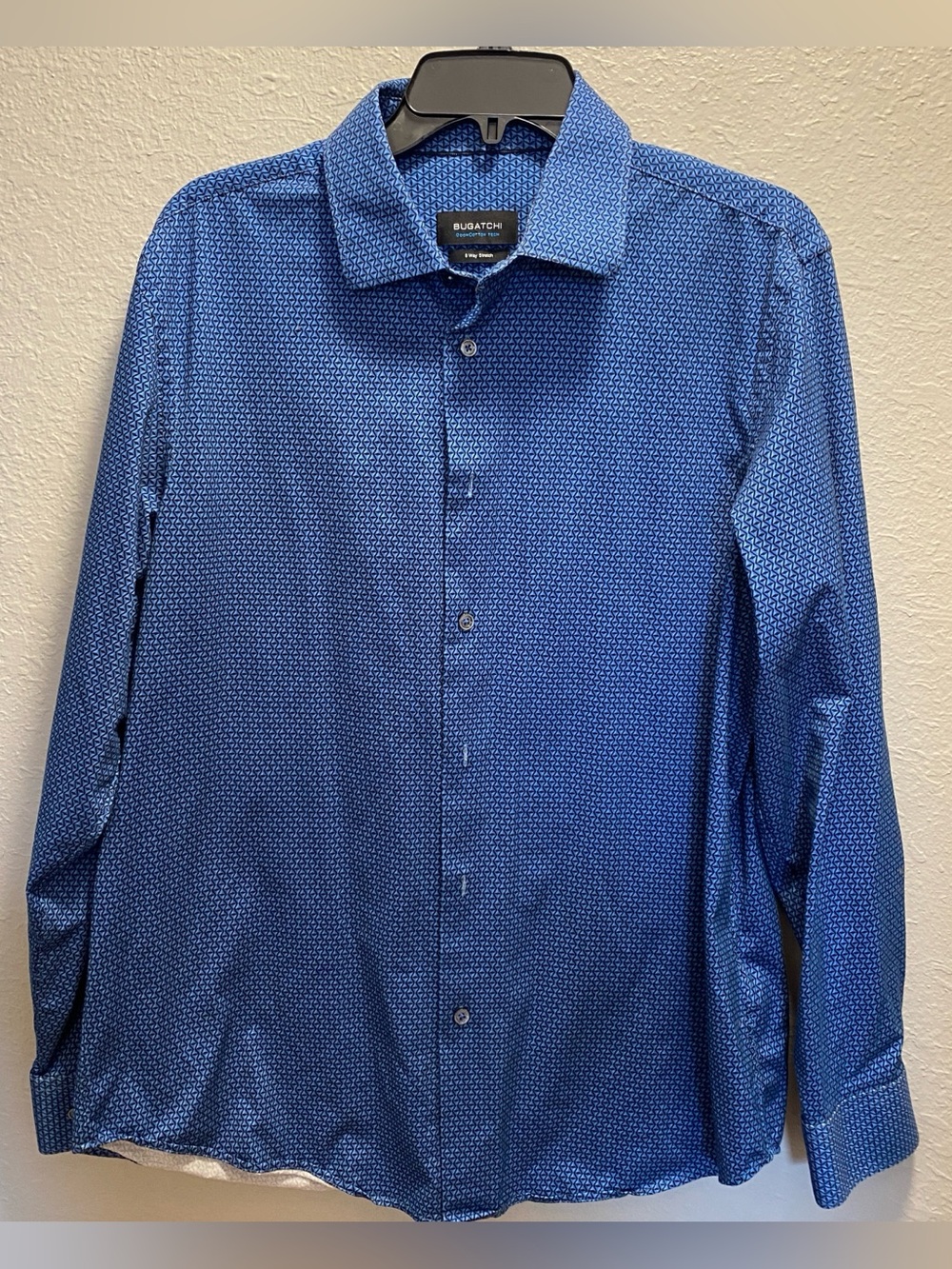 Bugatchi Men's L Night Blue Micro-Pattern buttonup Shirt. Organic Cotton stretch